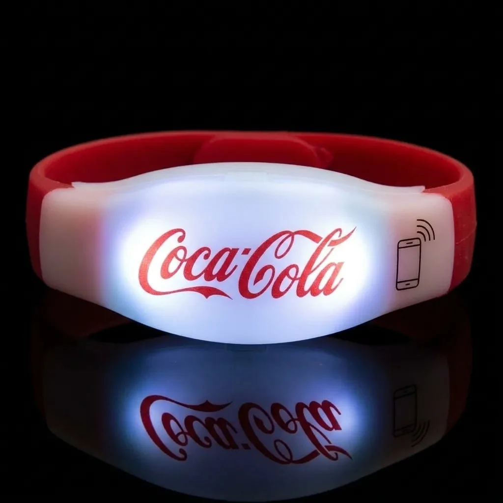 Bracelet LED lumineux avec marquage Coca-Cola et pictogramme NFC