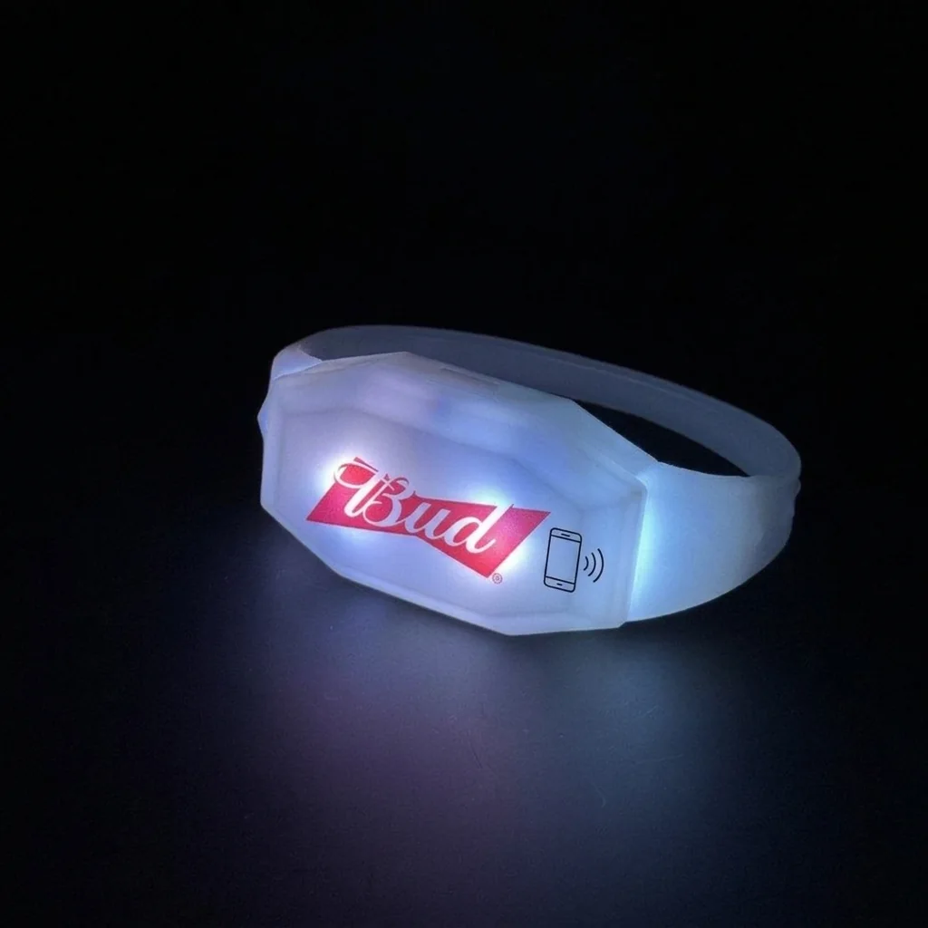 Bracelet LED lumineux avec marquage Bud et pictogramme NFC